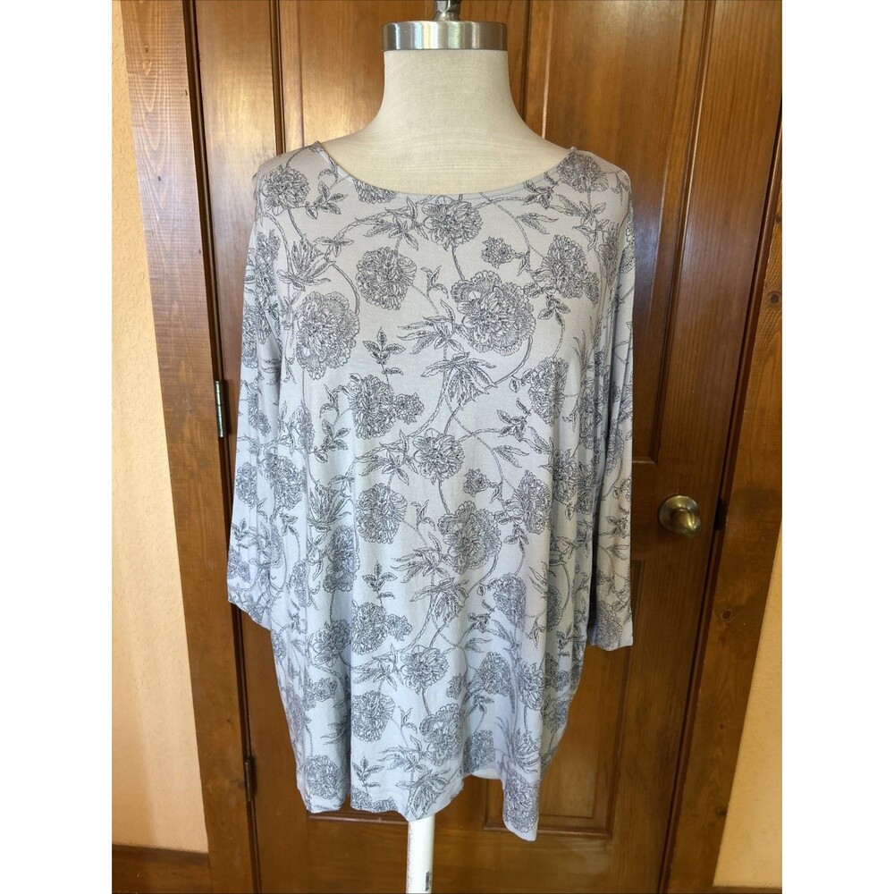 J Jill Wearever Blue Floral Top Size XL Travel Vacation Stretch Viscose Comfort